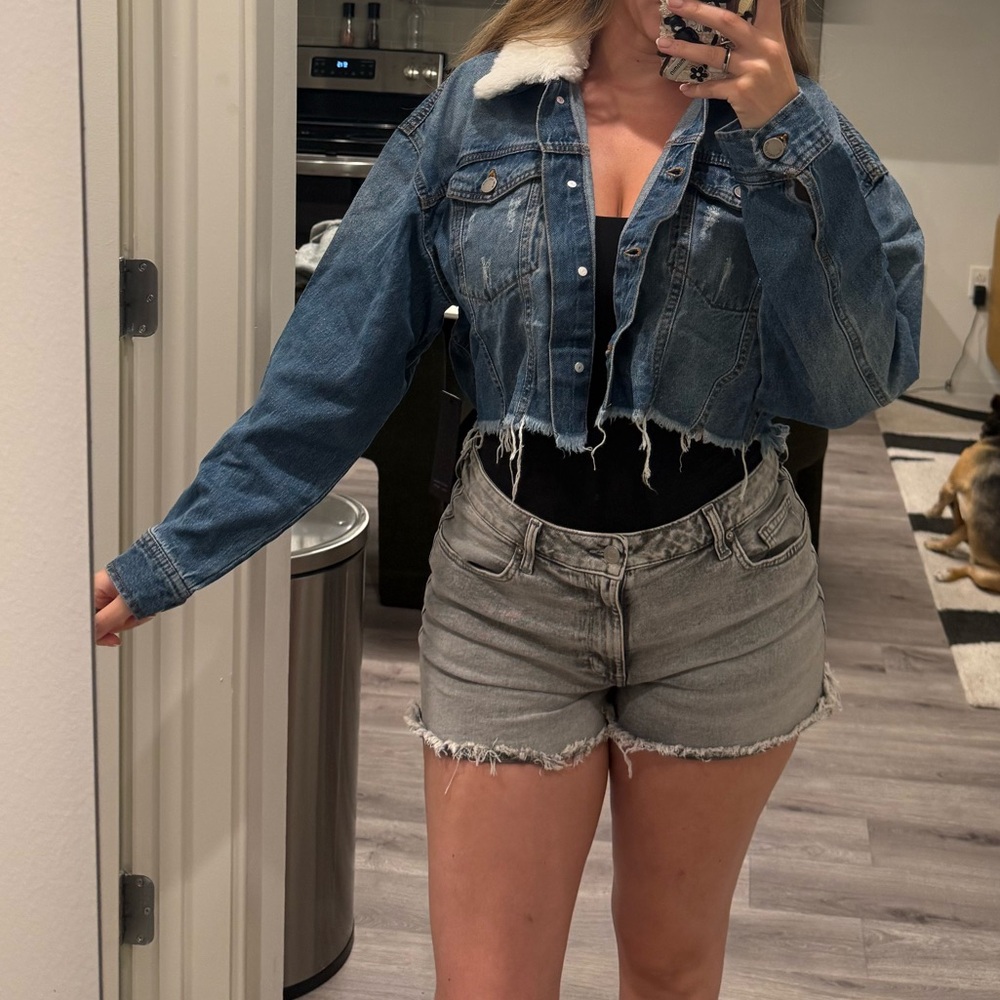 Faux Fur Collar Denim Crop Jacket